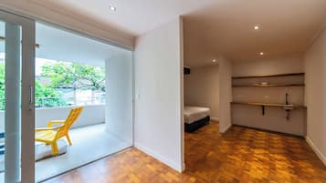 Superior Room, 1 Queen Bed, Balcony | 1 bedroom, desk, free WiFi, bed sheets