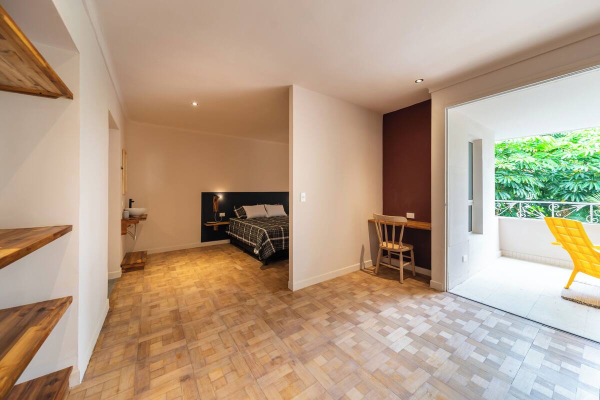 1 bedroom, desk, WiFi (free), bed sheets