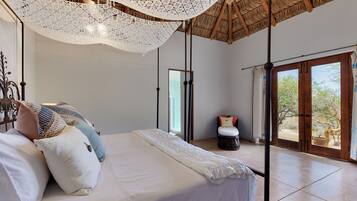 6 bedrooms, desk, iron/ironing board, WiFi