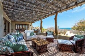 Terrace/patio - Beachfront home with private pool and pickleball court (El Cardonal)