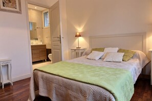 5 Schlafzimmer, Bügeleisen/Bügelbrett, kostenloses WLAN, Bettwäsche