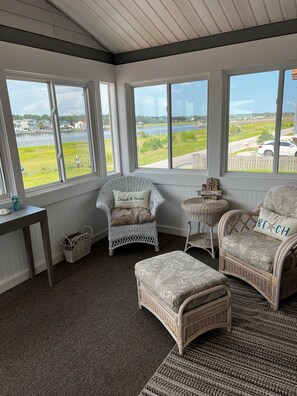 Smart TV - Pearl of the Sea - Waterfront Both Sides of Home .... BRING YOUR BOAT! (Holden Beach)