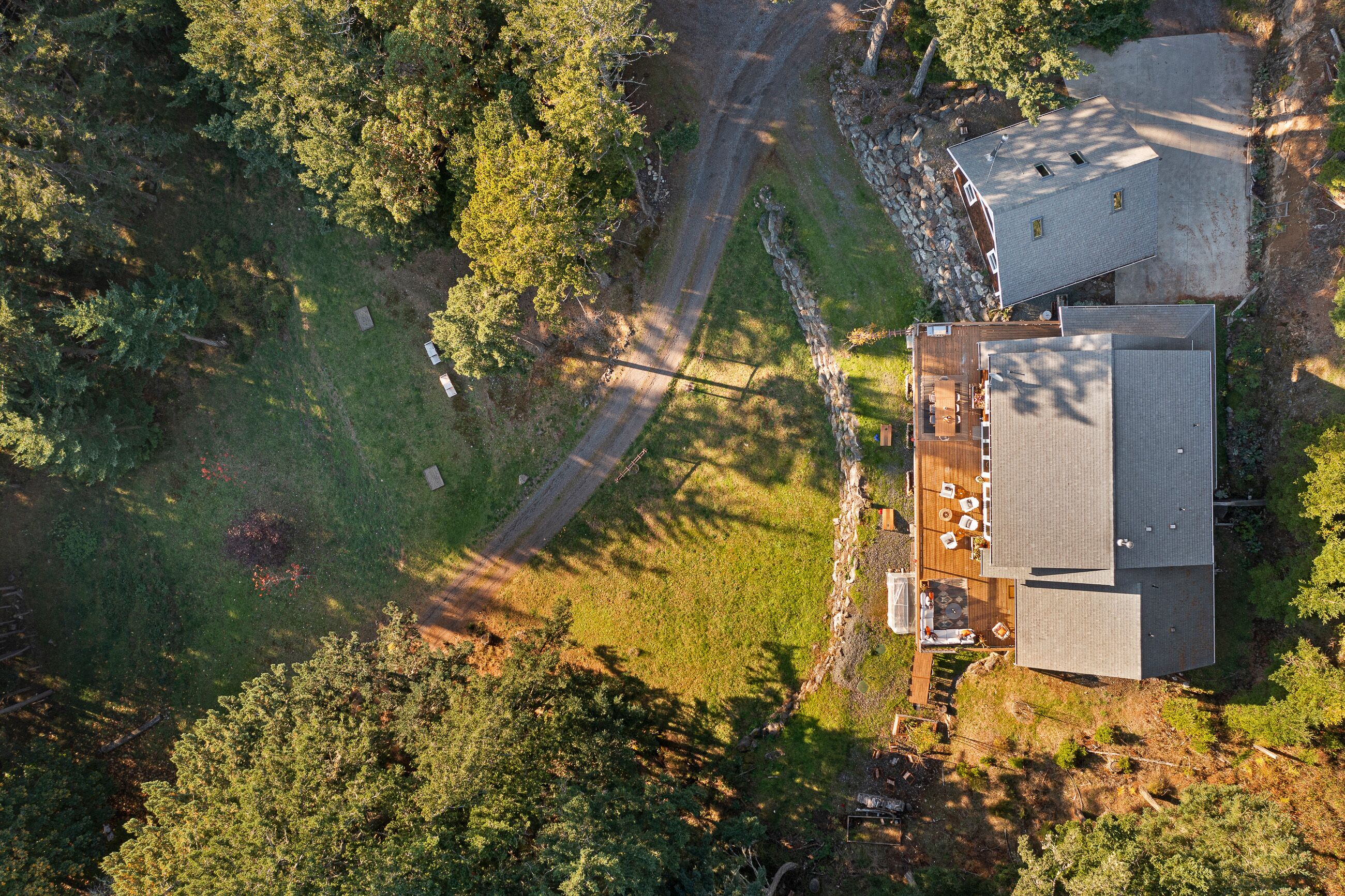 The horseshow pit is located on the front lawn in the lower left of this photo