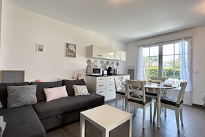 Interior - My beach hut, accommodation with garden and parking for 4 people. (Saint-Valery sur Somme)