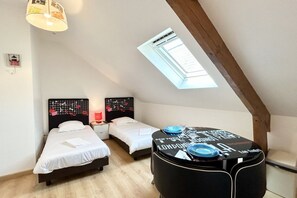 Iron/ironing board, travel crib, WiFi