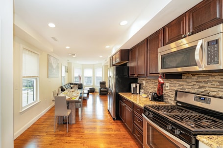Fridge, microwave, oven, stovetop. 988-Cozy, Lovely and Renovated 4BR-2BA apartment in Boston
