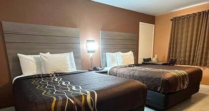 Queen Room With Two Queen Beds- Non Smoking