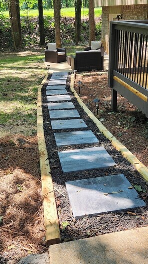 Property grounds - Elegant 4bdrm/3bth home on Wolf Creek Golf course! (Atlanta)