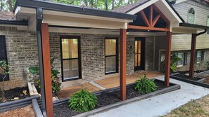 Exterior detail - Elegant 4bdrm/3bth home on Wolf Creek Golf course! (Atlanta)