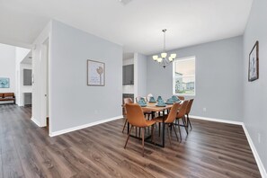 Dining - Special Offer Brand New 4BR /Disney 2227 (Davenport)