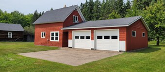 The Red House - modern beautiful Scandinavian style cozy cottage!