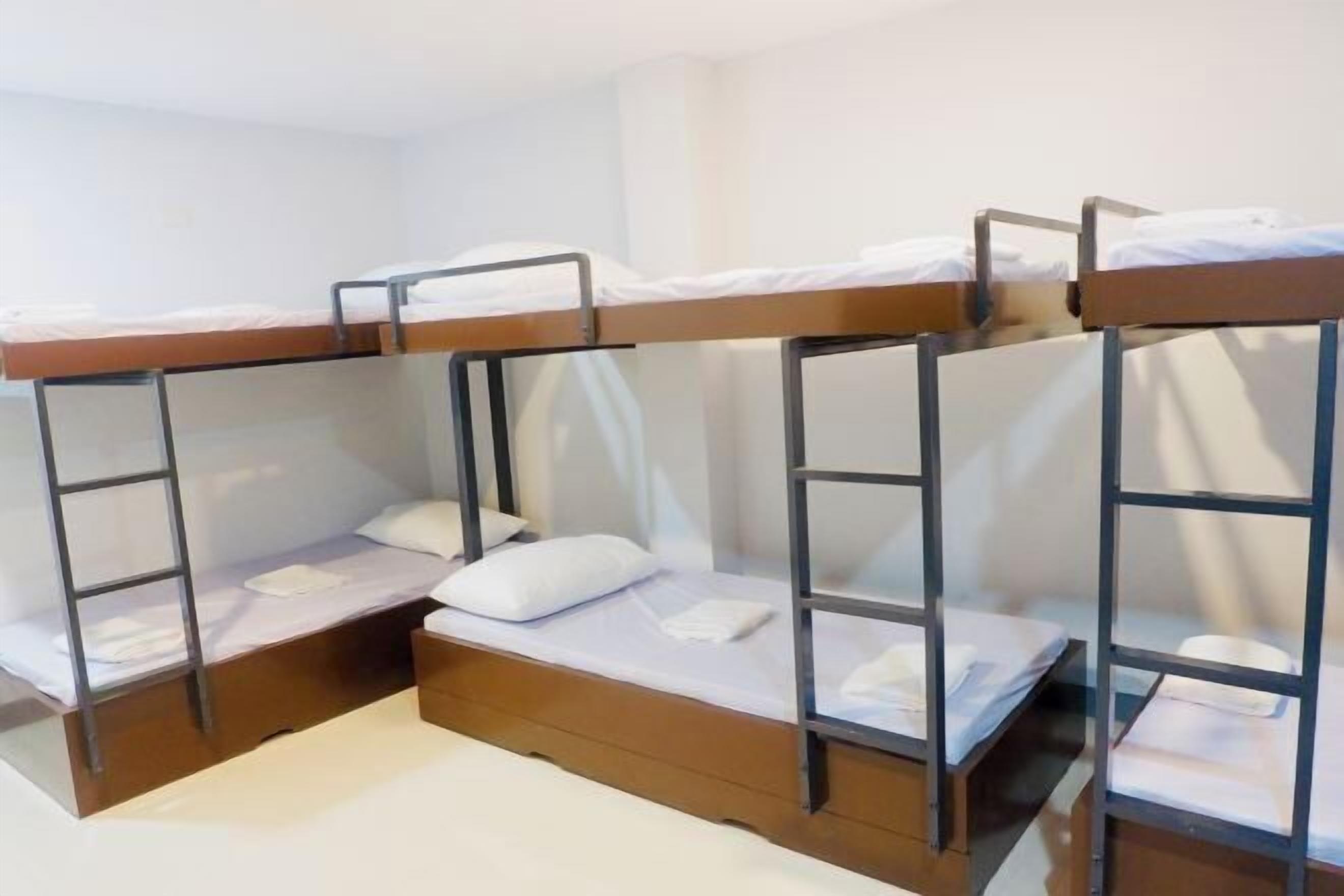 Desk, bed sheets