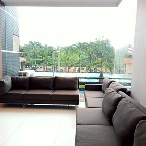 Lobby sitting area - Magsaysay Hillside Resort powered by Cocotel (Magsaysay)