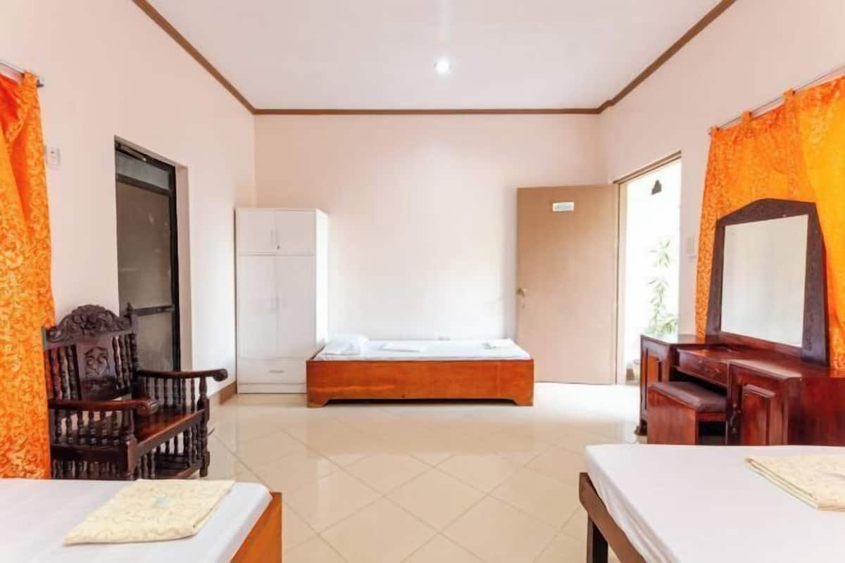 1 dormitorio, escritorio, ropa de cama