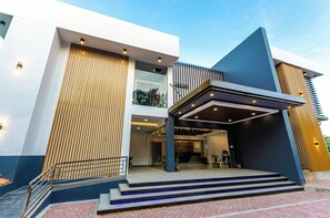 Fachada de la propiedad