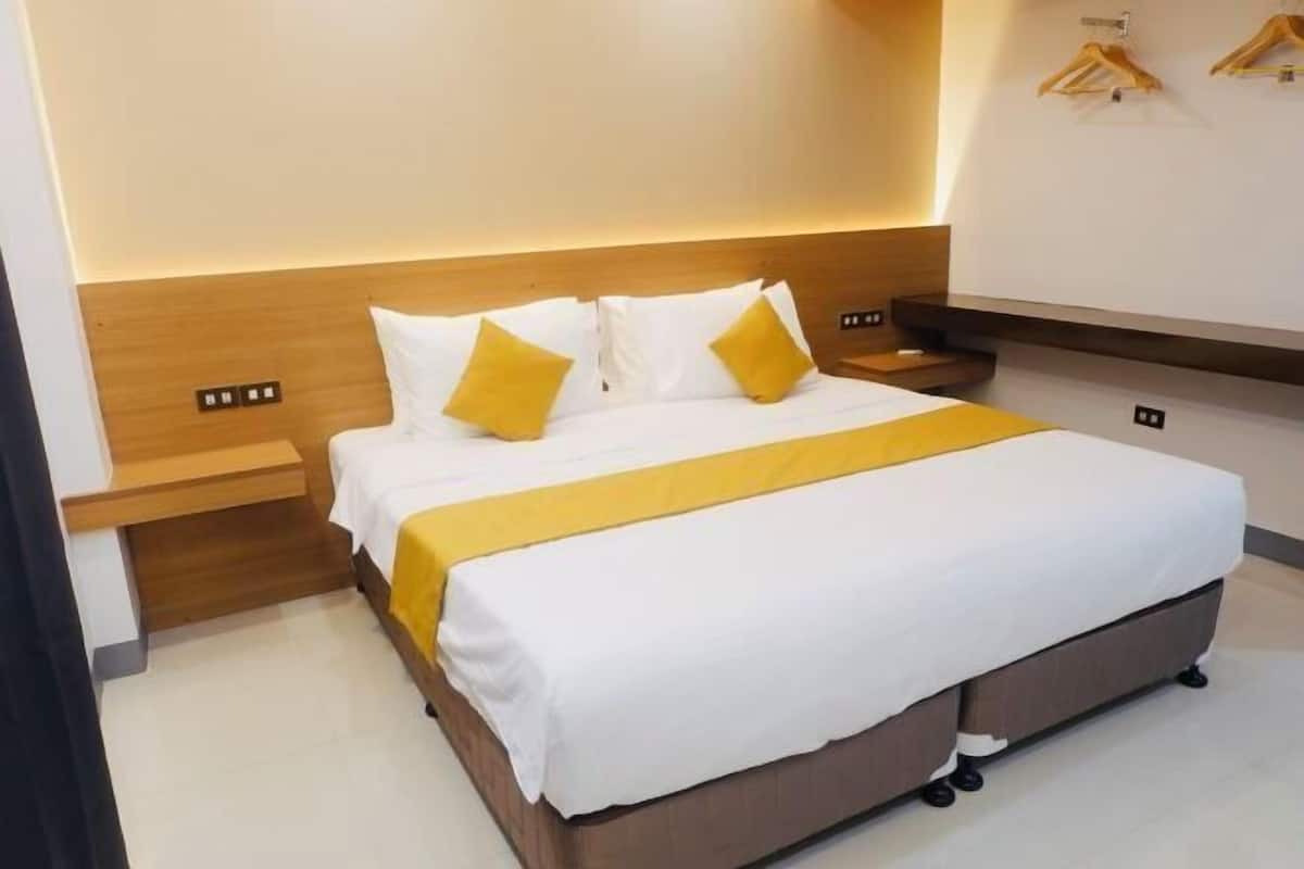 1 dormitorio, escritorio, ropa de cama