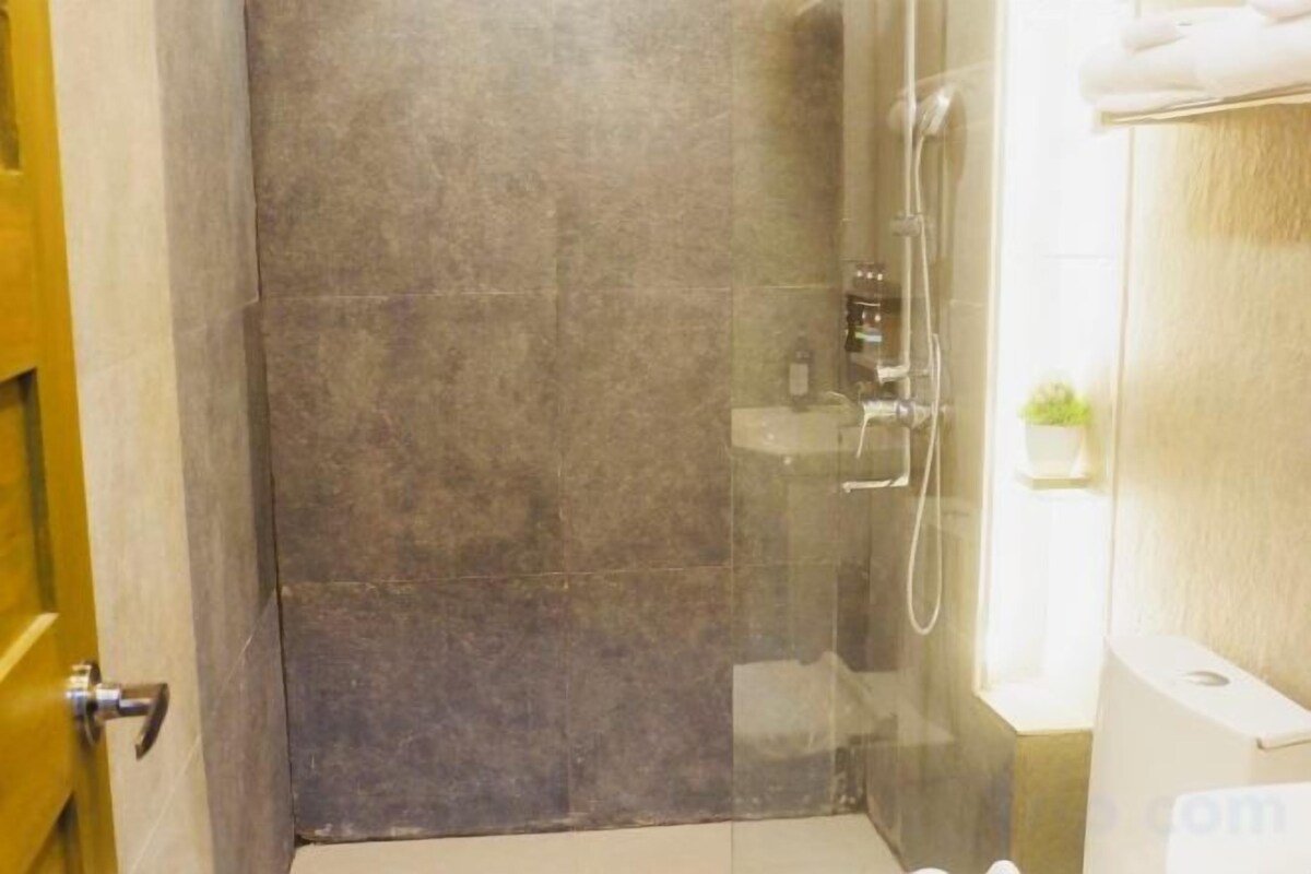 Baño | Ducha, toallas, jabón y champú