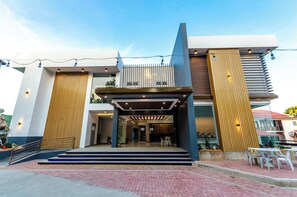 Front of property - Magsaysay Hillside Resort powered by Cocotel (Magsaysay)