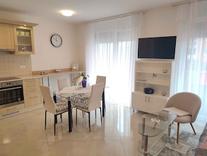 Dining - Studio with air conditioning and parking directly on the waterfront (Siófok)