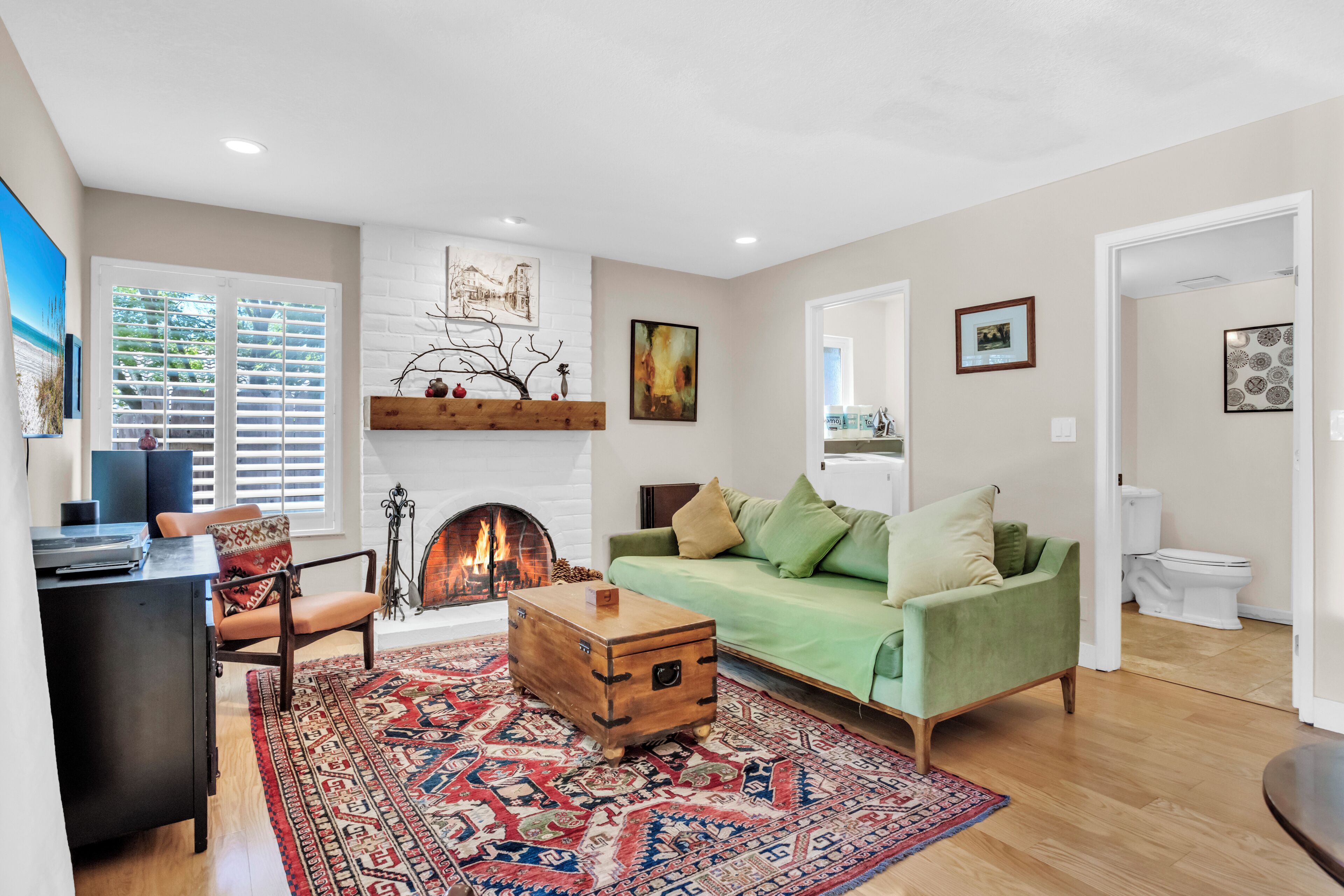 Smart TV, fireplace, printers