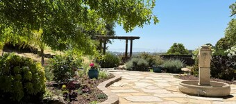Charming 3 Bed 2 Bath Mountaintop Home w/ Ocean View by Napa