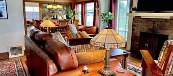 Craftsman Gem near Convention Center, Tacoma Dome & Transit to Seattle World Cup