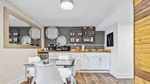 Coffee/tea maker, fridge, microwave, oven - Urban Escape: 5BR Retreat (Decatur)