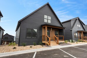 คอทเทจ, หลายห้องนอน | บริเวณภายนอก