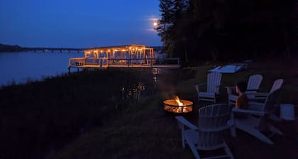 Sunrise Cottage on Lake Gaston is great for families and fishermen alike!