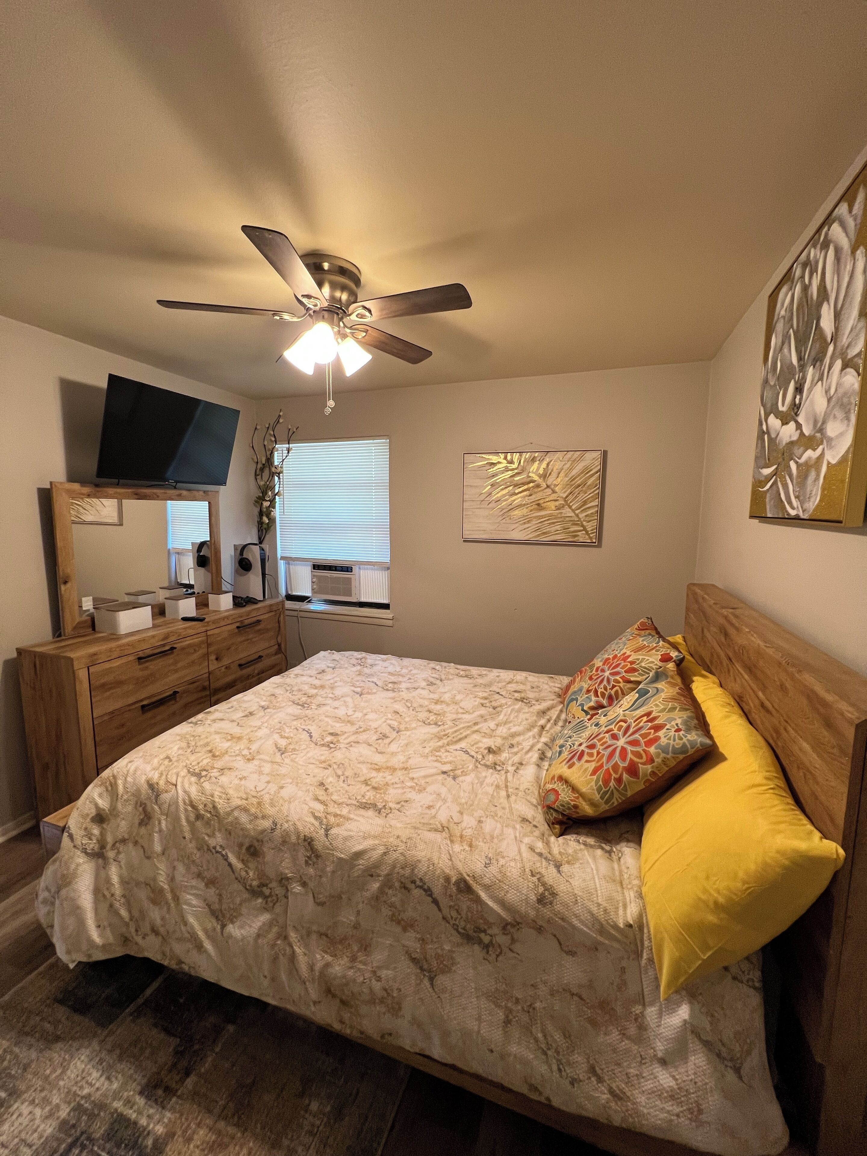 Midtown apartment minutes away from downtown Memphis