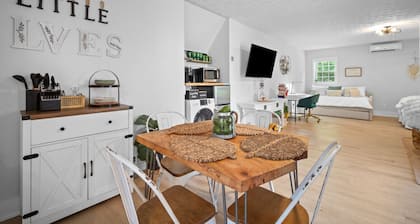 Luxury pet-friendly remodeled cottage
