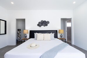 2 bedrooms, iron/ironing board, WiFi