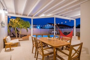 Outdoor dining - Beautiful 3BR2BA, Amazing Location w/ Private Pool (Noord)
