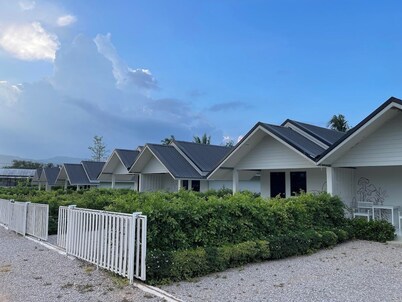 Paper House Resort Bang Saphan Noi