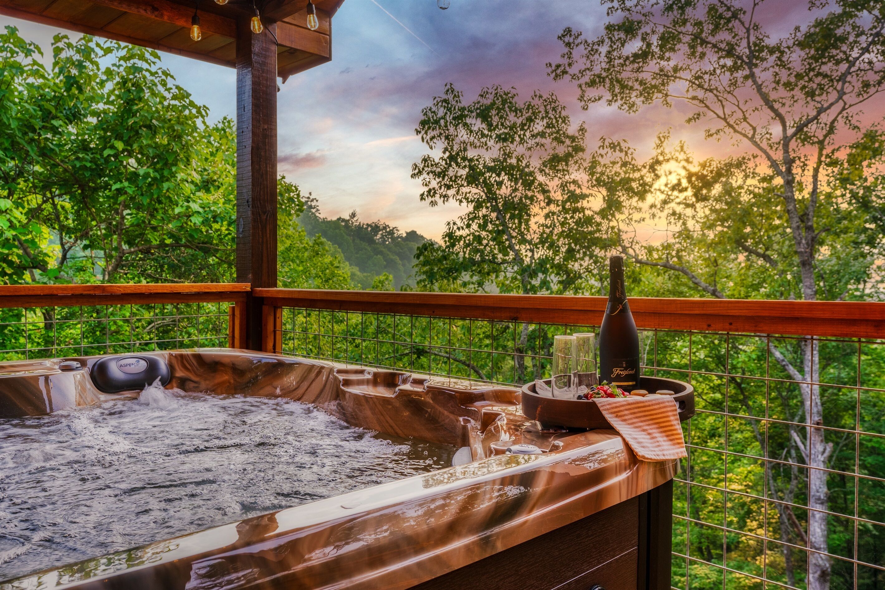 Bañera de hidromasaje al aire libre