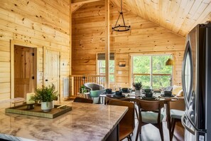 Dining - New Smoky Mtn Cabin, Spectacular Theater & Game Rm! (Sevierville)