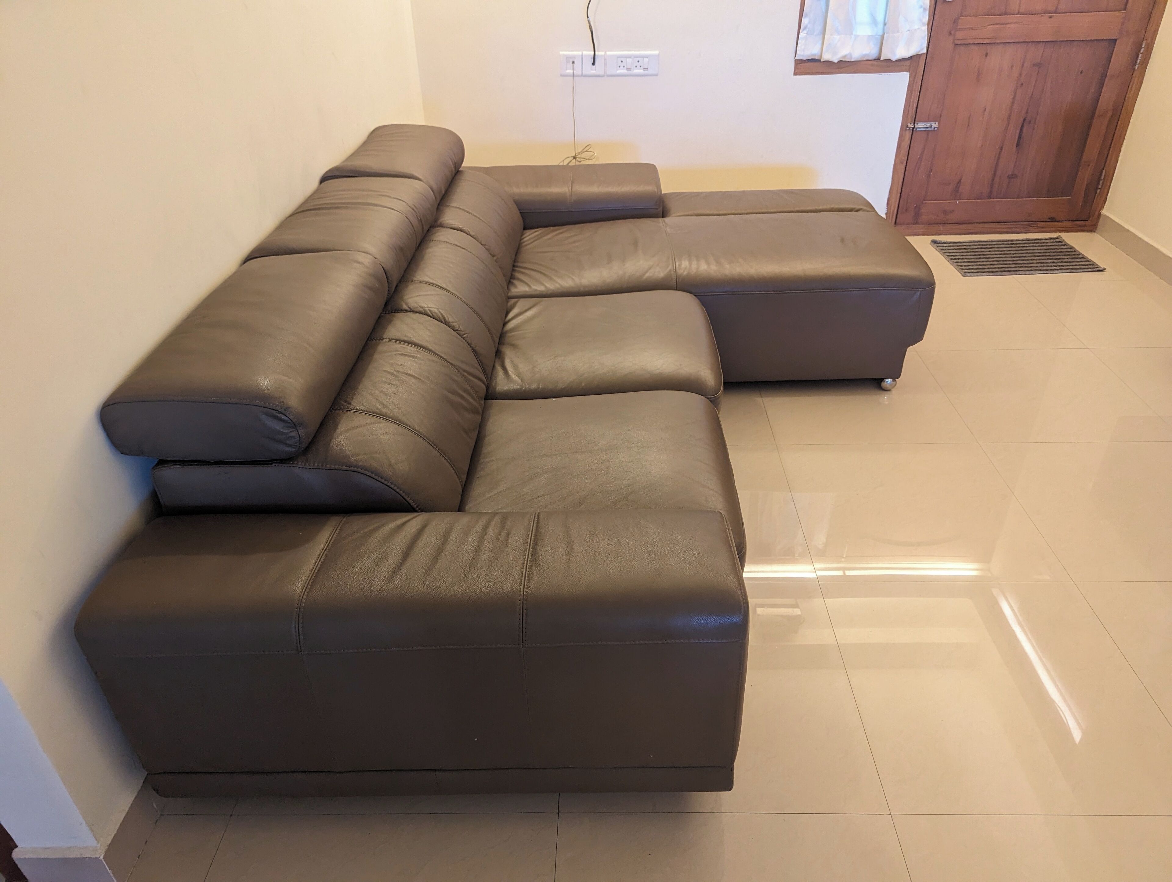 A Luxury 2 Bedroom Apartment On The Highway Between Ettumanoor And Kottayam. - Kottayam