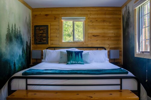 Cabin, Waterfront, Firepit, Dog Friendly