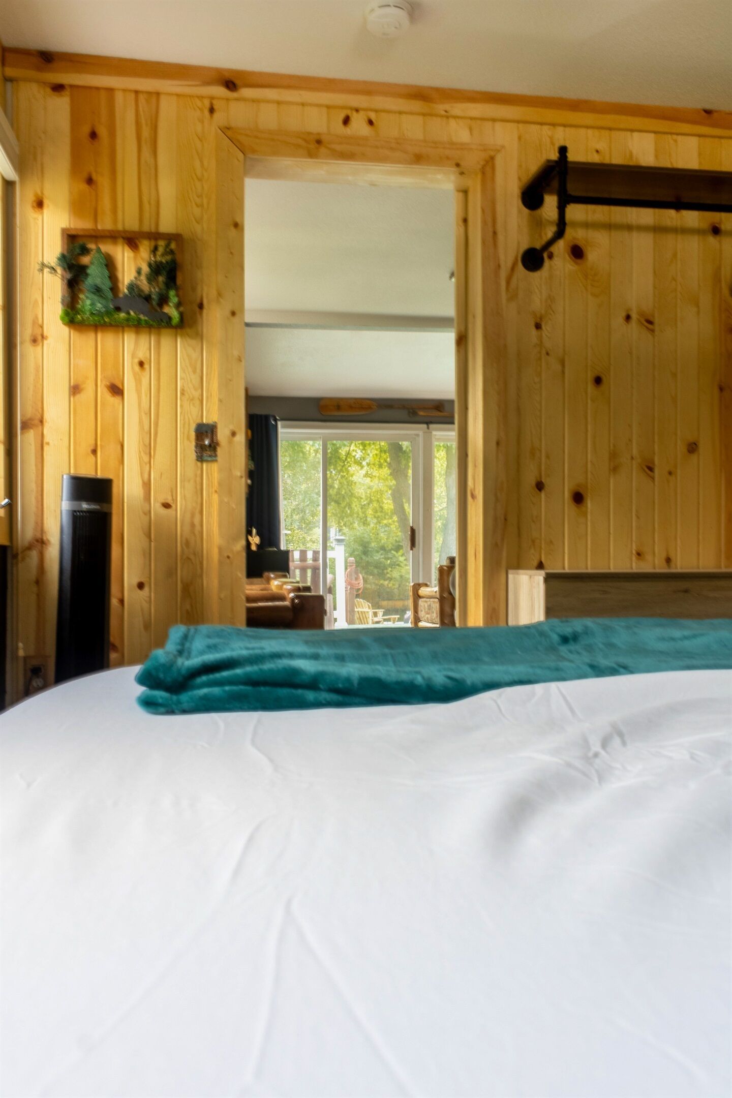 2 bedrooms, desk, travel cot, free WiFi