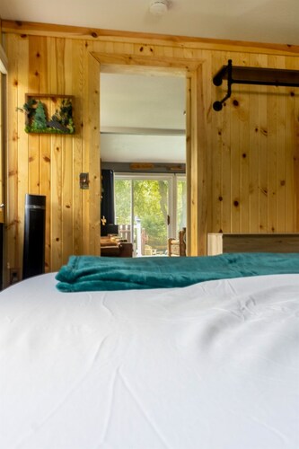 Cabin, Waterfront, Firepit, Dog Friendly