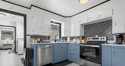 Pet Friendly, 5Min Downtown, Backyard & Firepit