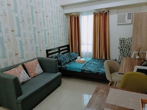 Design Studio, 1 Double Bed | Free WiFi, bed sheets - The Beacon Makati by Cozi Condotels (Makati)