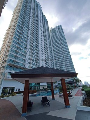 Exterior - The Beacon Makati by Cozi Condotels (Makati)