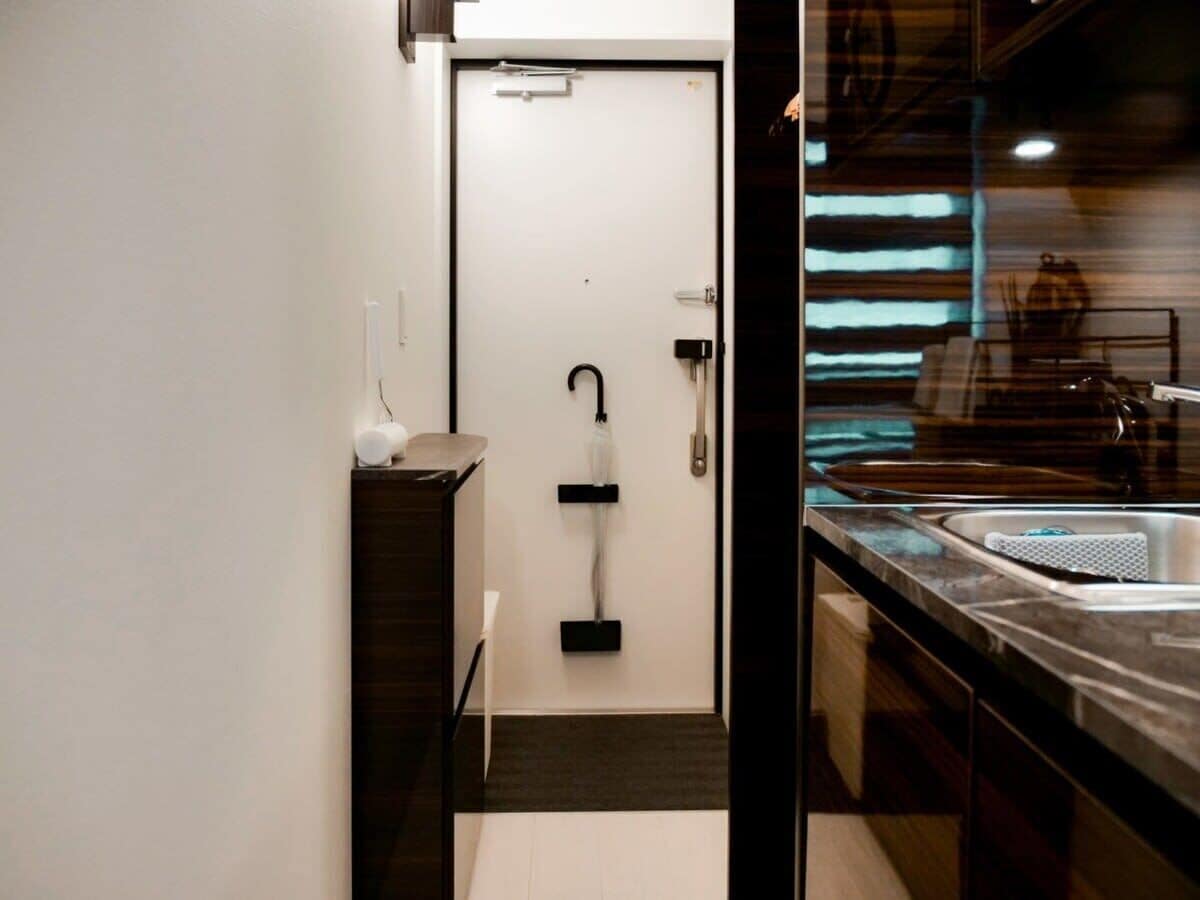 Bathtub, hair dryer, towels