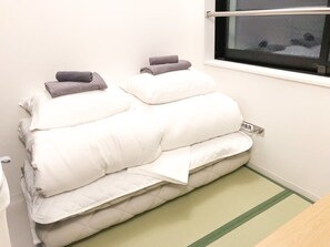 Desk, WiFi, bed sheets