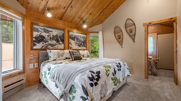 6 bedrooms, desk, iron/ironing board, WiFi