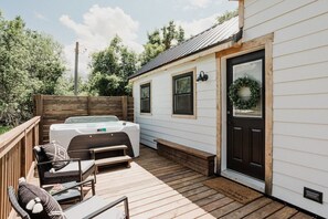 Terrace/patio - Tiny Timber- Stunning Tiny House (Spearfish)