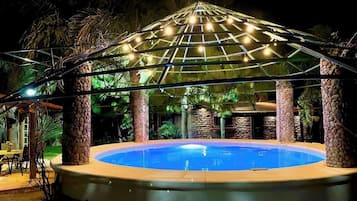 Piscine extérieure, piscine chauffée