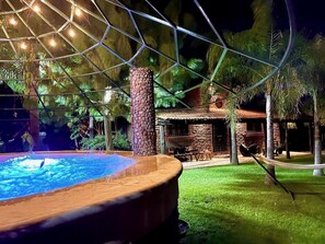 Outdoor spa tub
