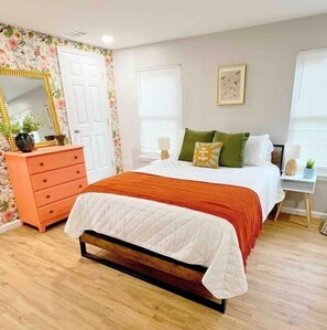 4 habitaciones, escritorio, tabla de planchar con plancha y wifi gratis 